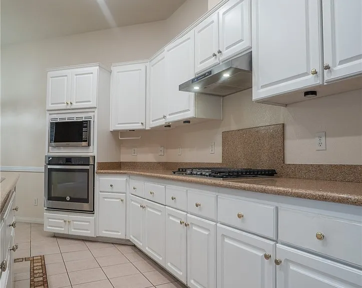 7861 Darby Ave — Photo 27
