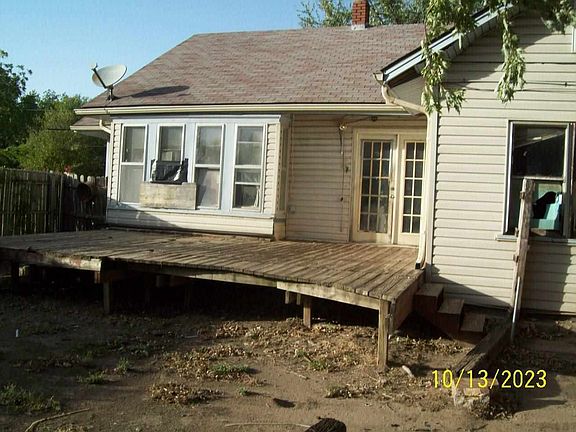 3rd image of 417 N Lake St