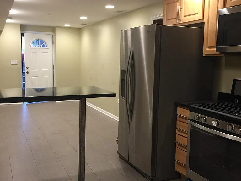 2150 N Kenneth Ave — Photo 28