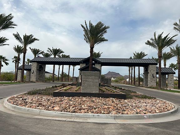 Beautiful entrance to community