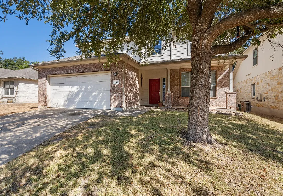 4 bed, 2.5 bath, 2281 sqft, $2,600 — Photo 1