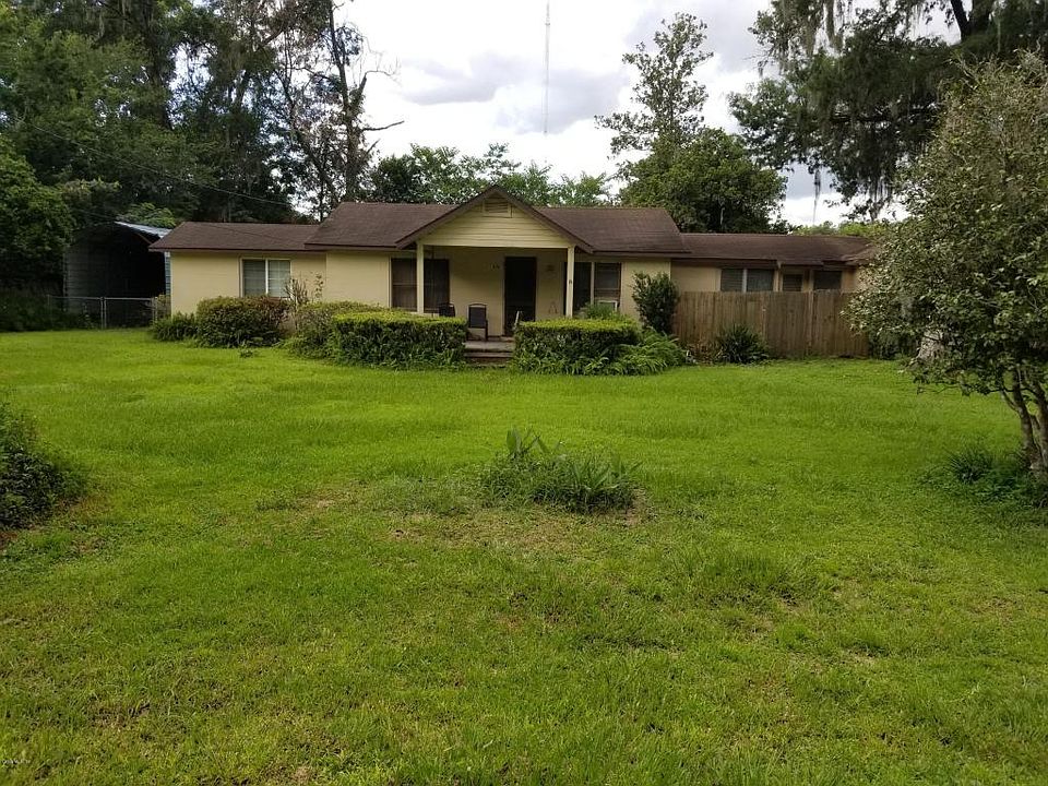 2nd image of 1306 NE 53rd St