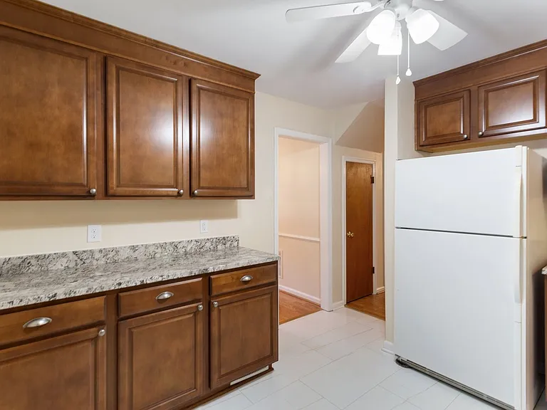 106 Rowe Dr — Photo 8