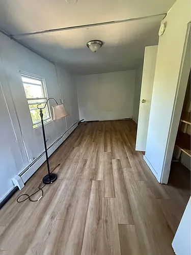 18 Dubois St Photo 1
