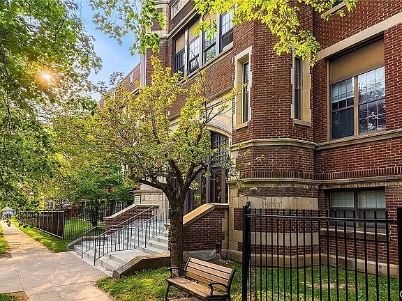 4th image of 917 Madison St APT 14