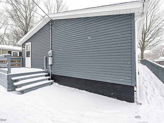 5th image of 14486 Ardmore Dr NE