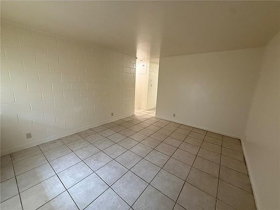 4th image of 728 Bankhead Pl