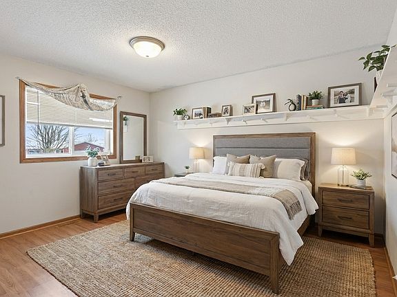 4th image of 5128 Martin Dr
