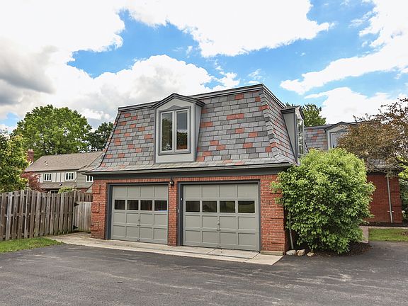 3rd image of 32 Esternay Ln