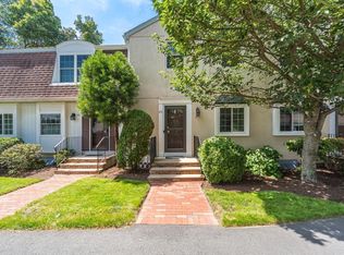 26 Denmark Ln #26, Needham, MA 02492