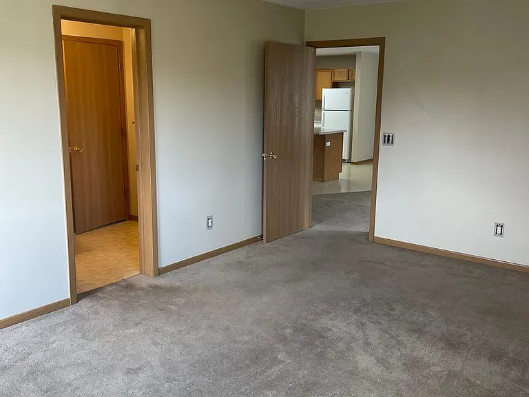 1420 E Redwood Blvd — Photo 9