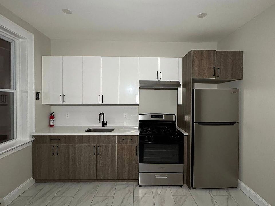 1st image of 380 N 11th St #8A