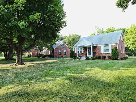 Well maintained front yard