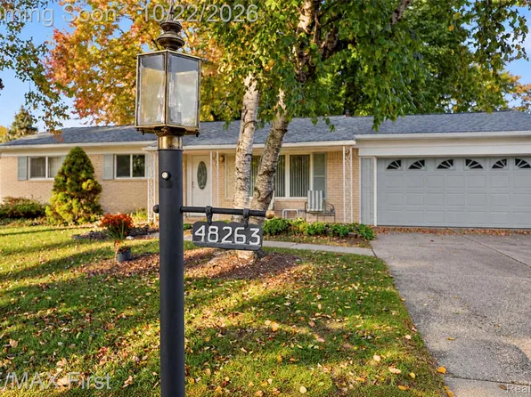 48263 Bluebird Dr, Shelby Township, MI 48317