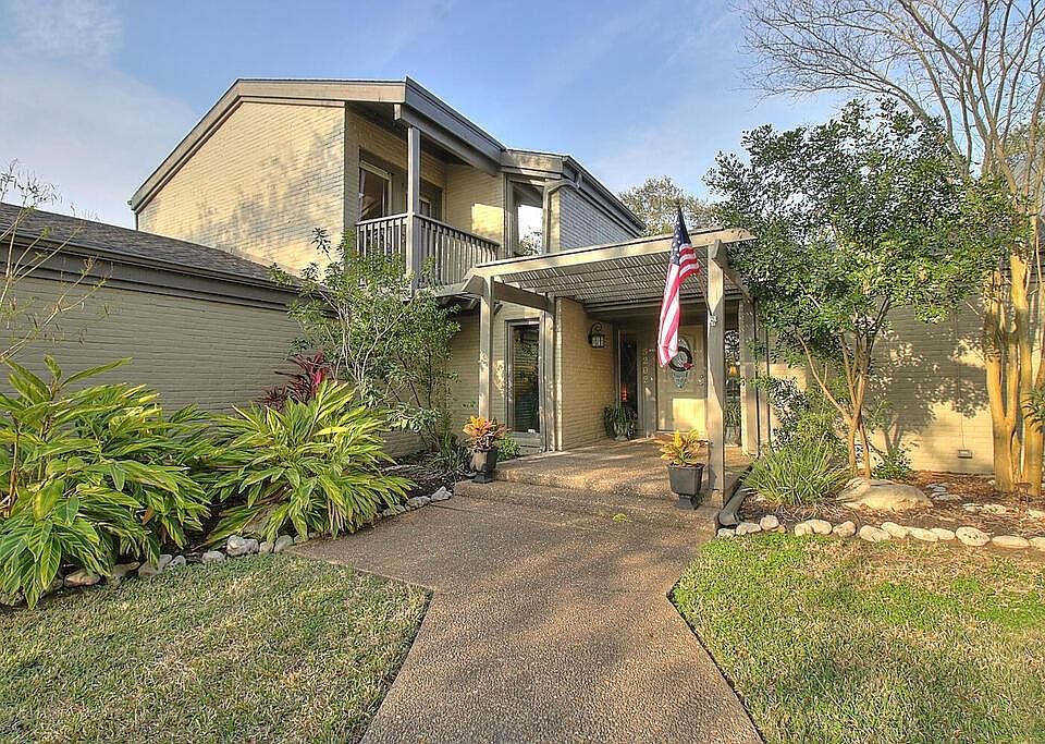 1st image of 5202 Greenbriar Dr