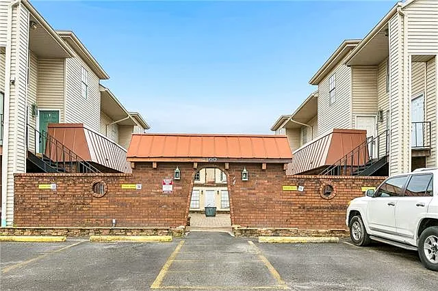 2500 Manson Ave — Photo 1