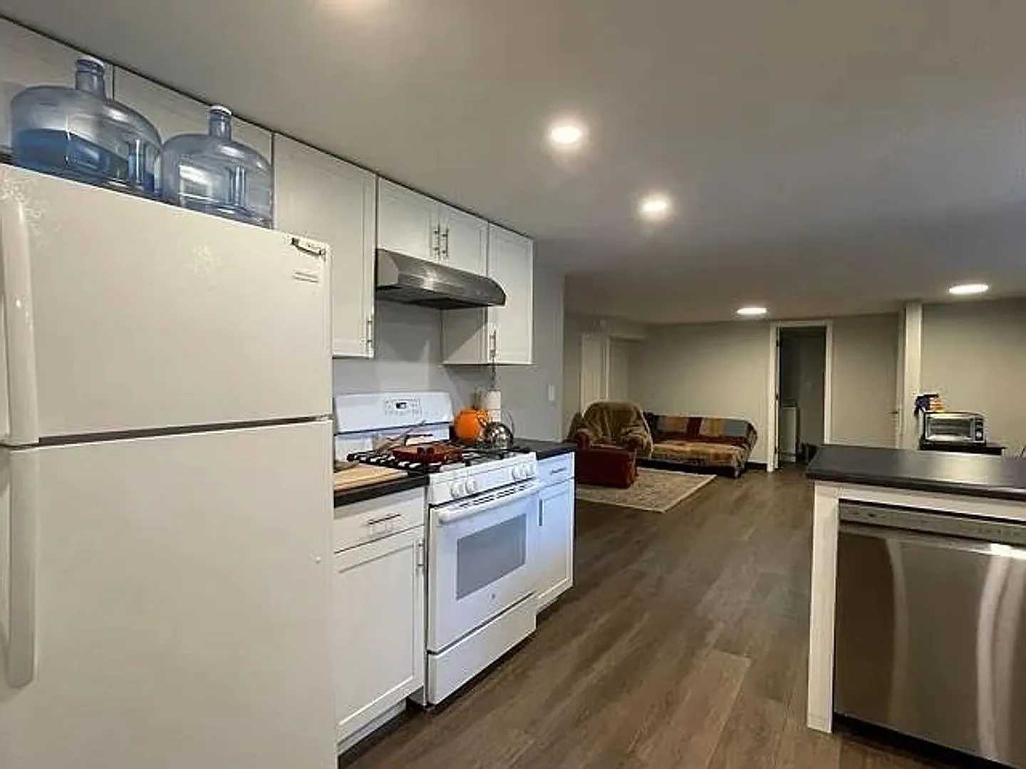 Available Now! Updated 3br 1ba South Campus and Bryan Park — Photo 4