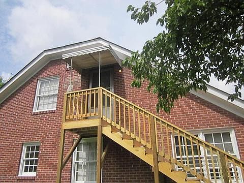 Upstairs studio unit entrance 