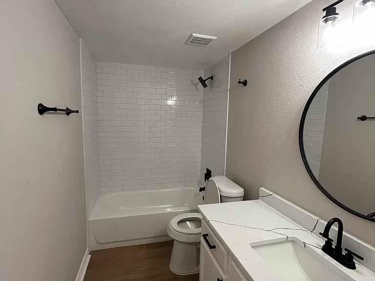 922 Binbrook Dr — Photo 5