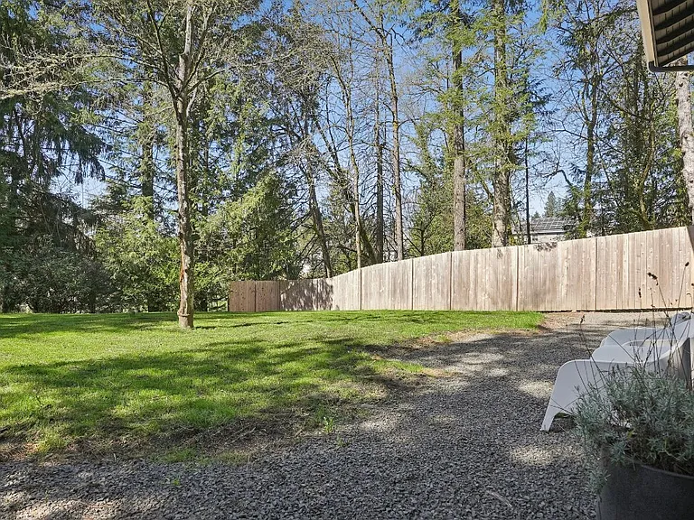 260 NW 114th Ave — Photo 52