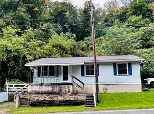 6449 National Rd, Triadelphia, WV 26059