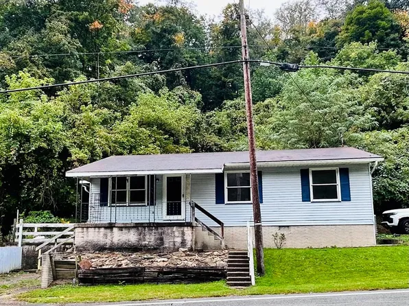 6449 National Road, Triadelphia, WV 26059