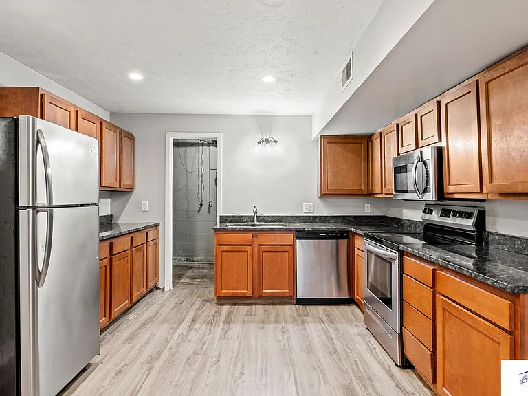 3012 Menke Cir — Photo 8