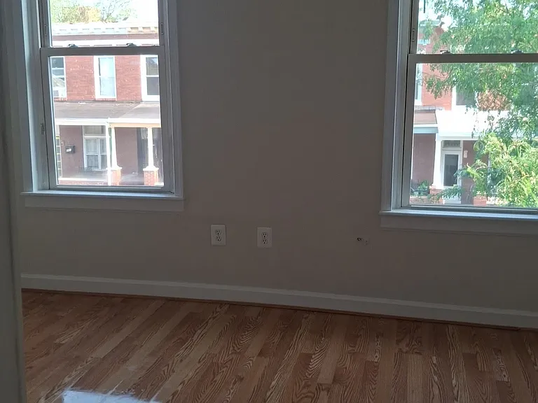 206 W 27th St — Photo 11