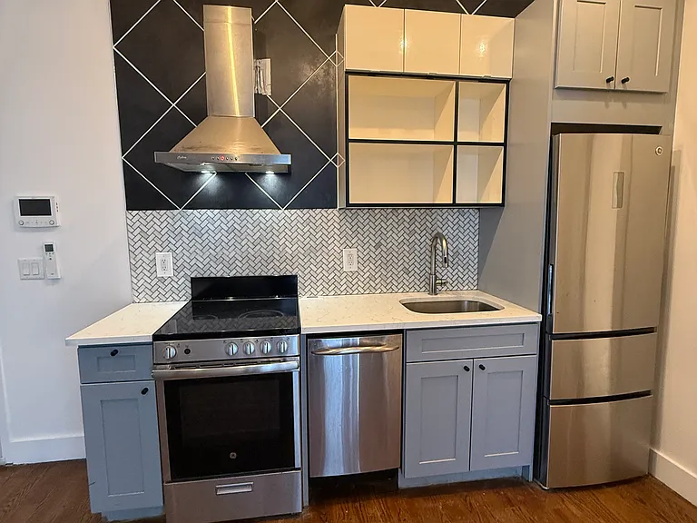 83 Graham Ave #4C — Photo 4