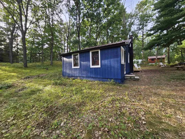300 Robert Rd, Harrison, MI 48625