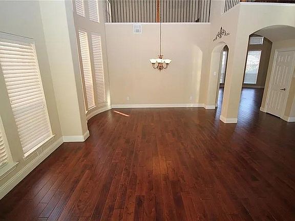 3rd image of 1126 Arbor Park Dr