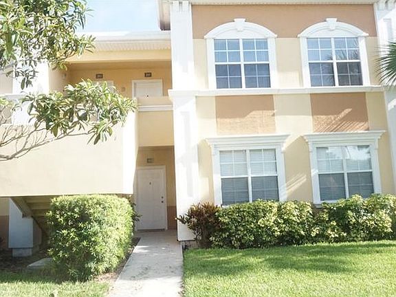 2nd image of 1120 Villagio Cir Unit 203