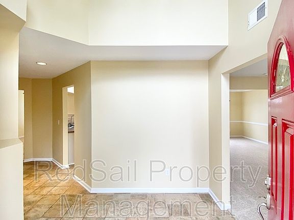 3rd image of 3229 Sacramento Dr