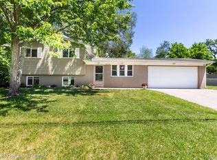 1090 Edgeorge St, Waterford, MI 48327