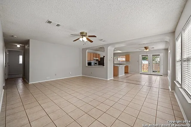 3 bed, 2.0 bath, 1583 sqft, $1,800 — Photo 4