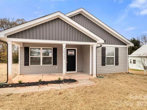 2022 4th St SW, Hickory, NC 28602