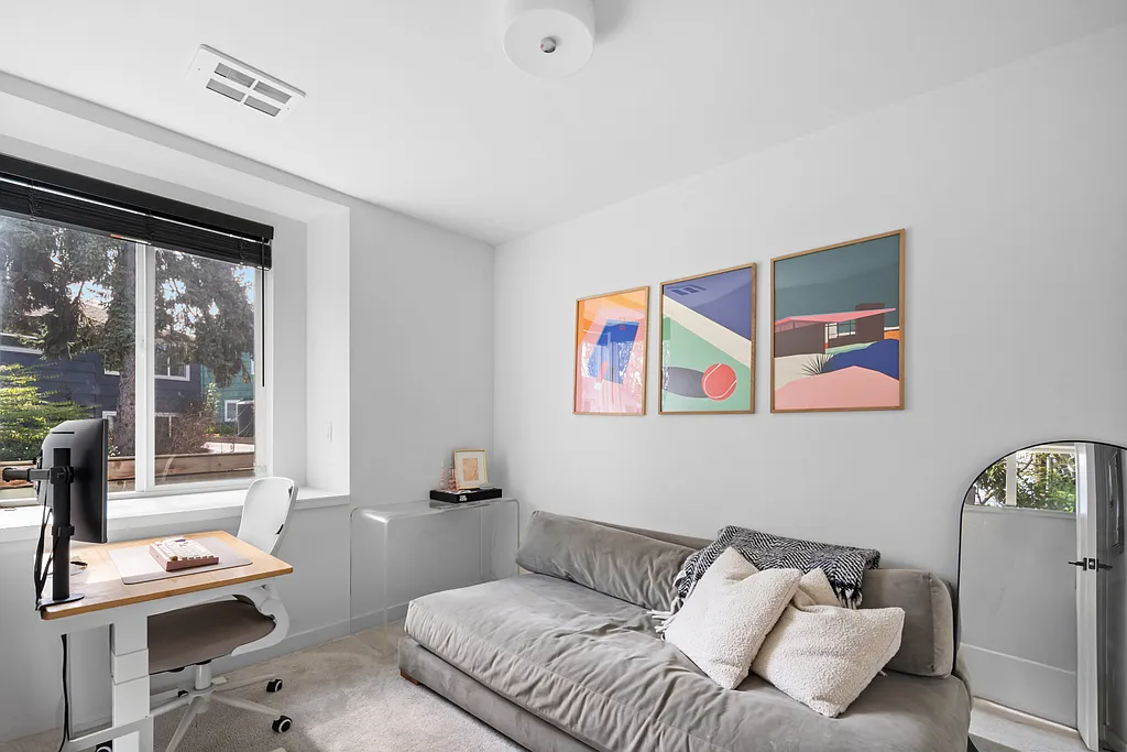 2 bed, 1046 sqft, $3,600 — Photo 3