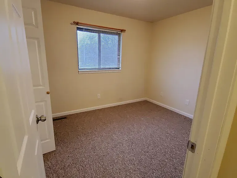 420 S Oak St #D — Photo 7
