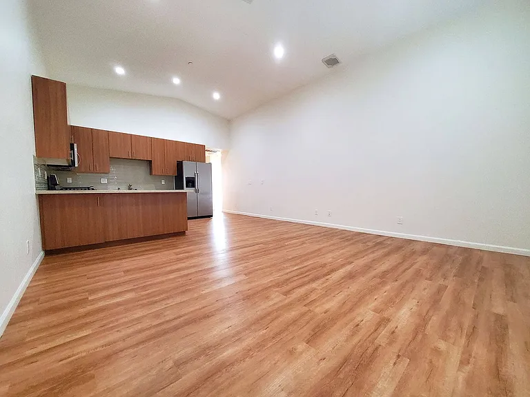 12550 Laurel St — Photo 28