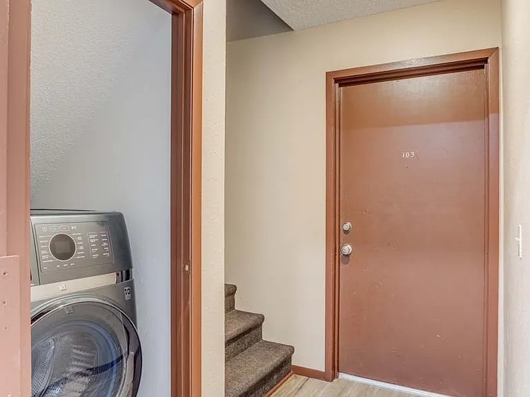 307 S Seneca St #101 — Photo 10