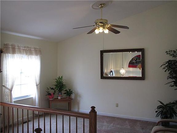 2nd image of 13 Nandina Dr