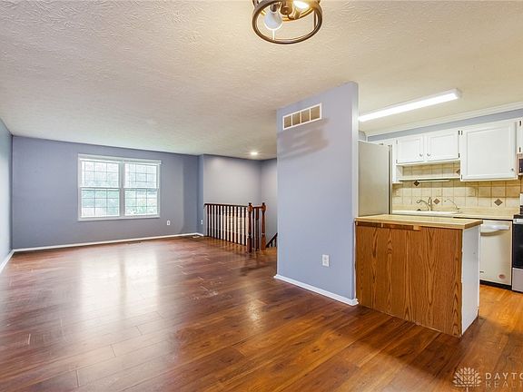 4th image of 6955 Fallen Oaks Dr