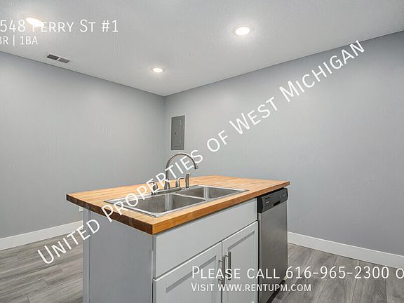 5th image of 3548 Perry St #1