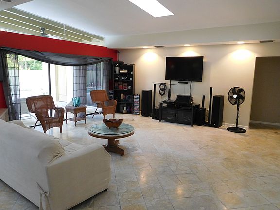 3rd image of 20425 Highland Lakes Blvd