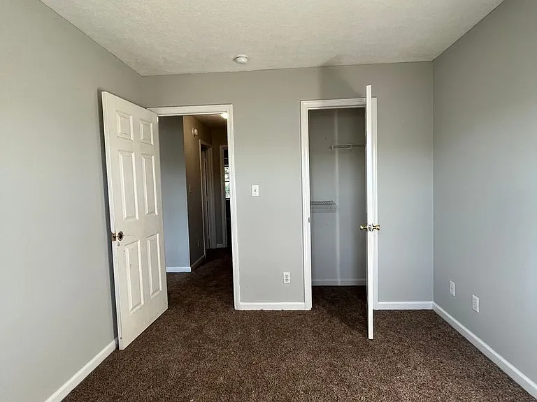 105 Hillridge Ct — Photo 7