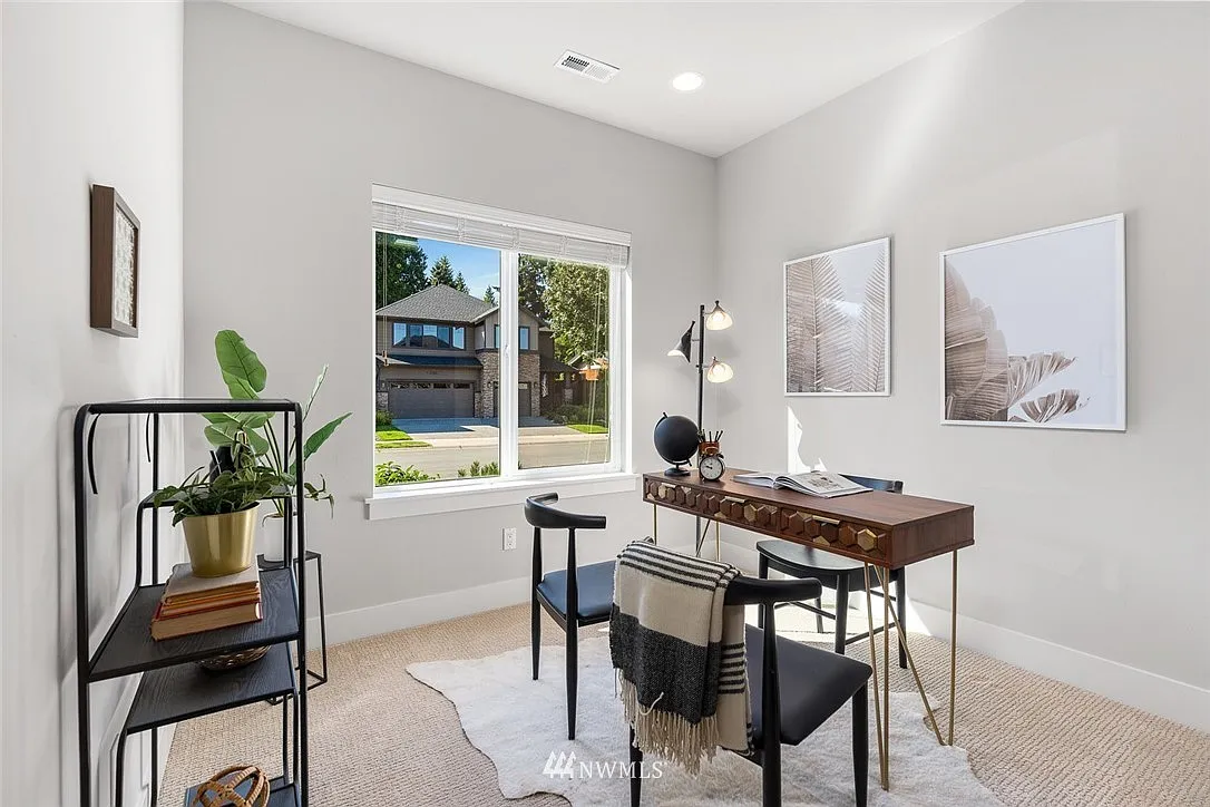 5 bed, 3025 sqft, $4,150 — Photo 4