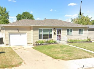 712 17th St W, Williston, ND 58801