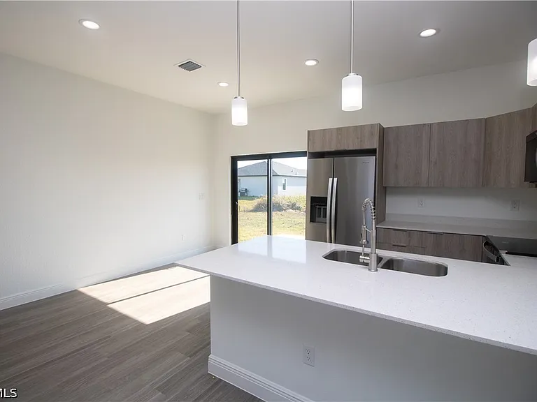 9004 W Justice Cir — Photo 10