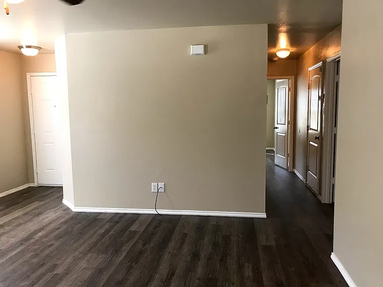 1864 Wickham Dr — Photo 3