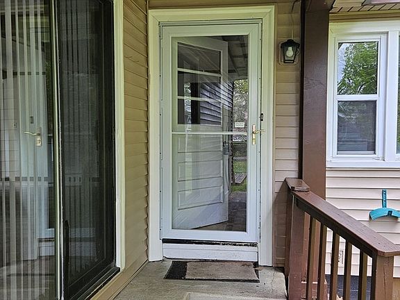 3rd image of 2 Hedgeway St #1